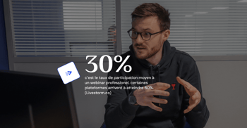 Un homme anime un webinaire sur Livestorm