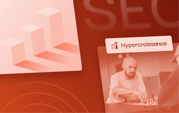 Illustration du SEO en phase d'hyper croissance sur fond rouge avec un homme qui est concentré sur sa partie d'échecs.