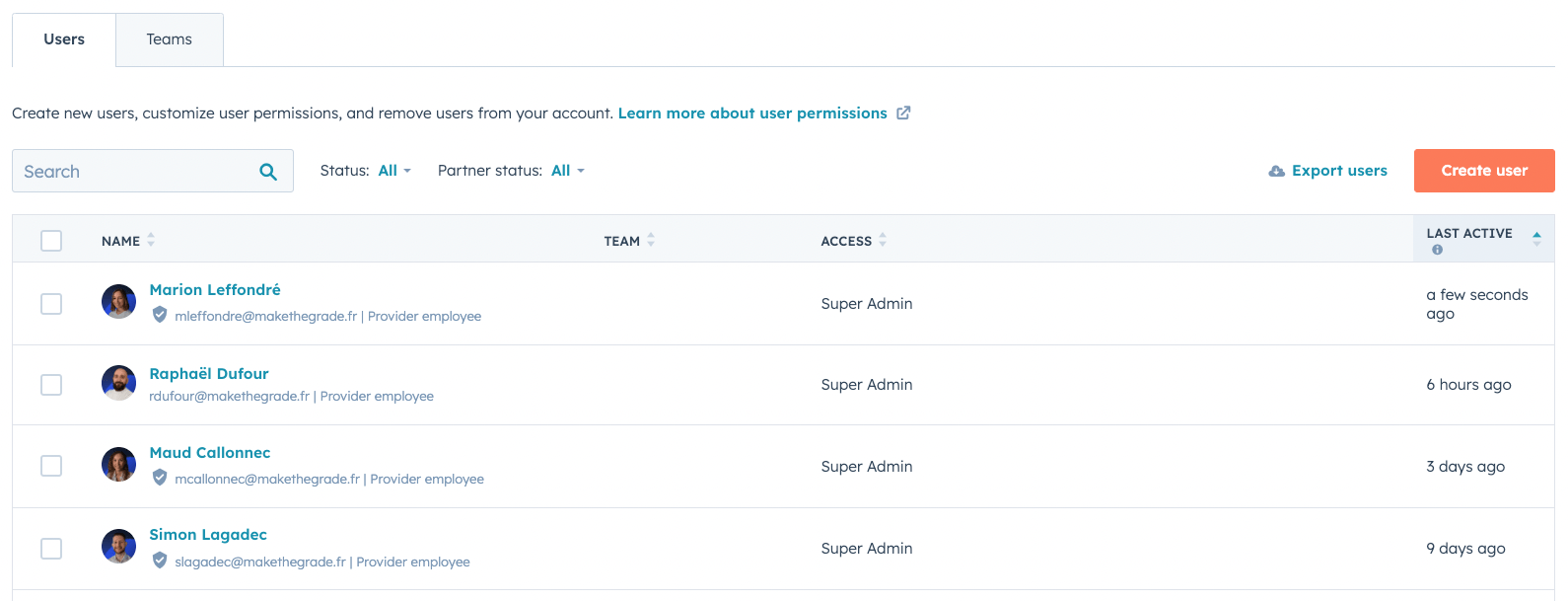 Exemple d'accès au portail HubSpot avec les différents utilisateurs 